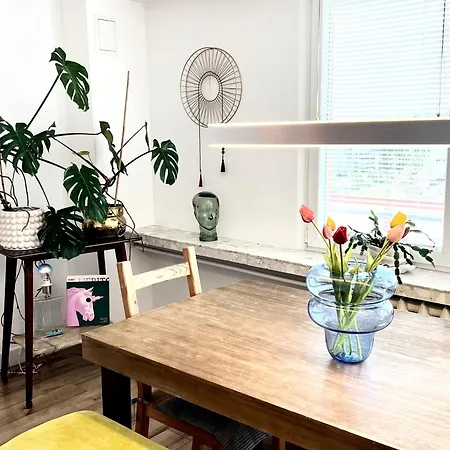 Designer Loft 60m Sq In Cracow Center Sunny Top-floor With Balcony, King Bed & Great Transport Apartmán *