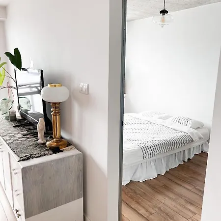 Designer Loft 60m Sq In Cracow Center Sunny Top-floor With Balcony, King Bed & Great Transport